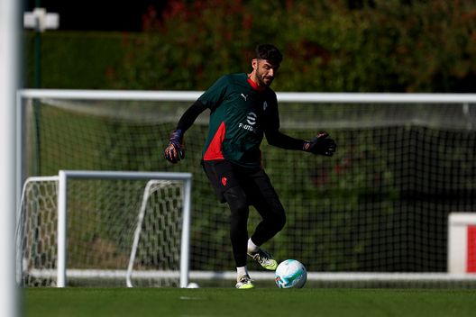 Pietro Terracciano si prepara per Udine (Photo by Giuseppe Cottini/AC Milan via Getty Images) Milanello