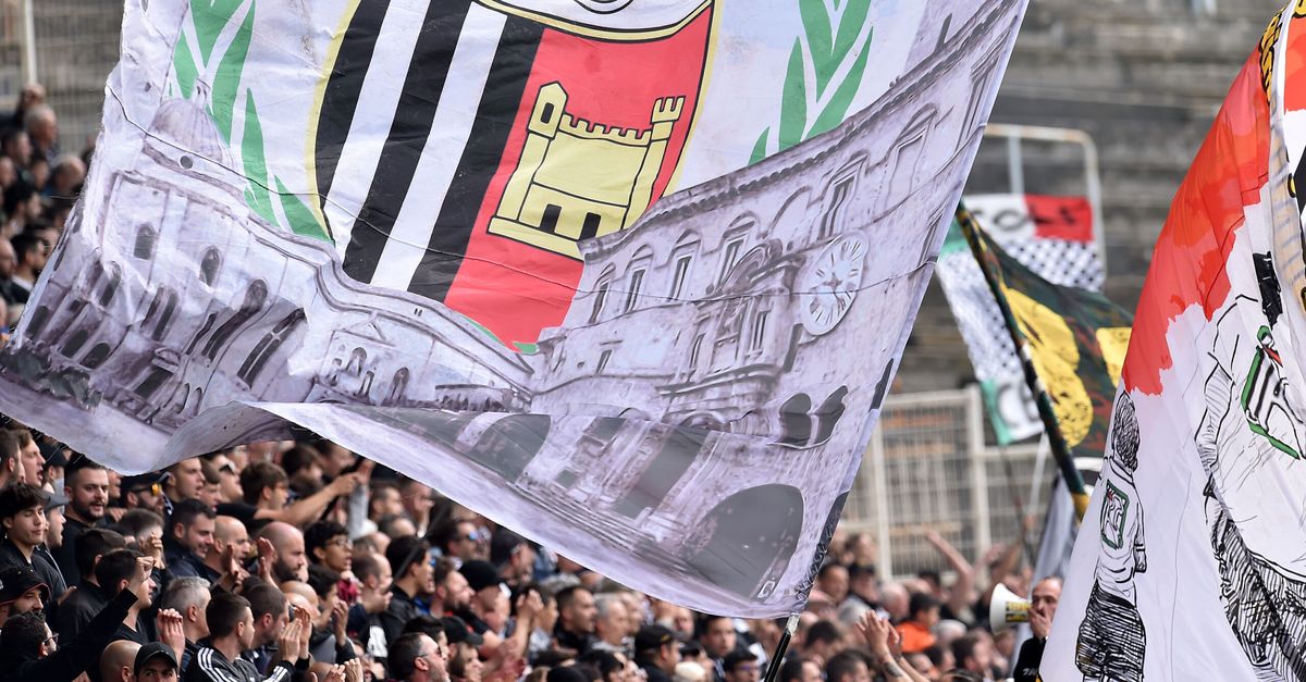 https://images2-gazzanet.gazzettaobjects.it/xNxoyHHEg7mLvHpSfR2Y6uY3ly8=/1200x627/smart/www.derbyderbyderby.it/assets/uploads/202508/14890e0ad0daaaaaa4fad8d2d31068f9-scaled.jpg
