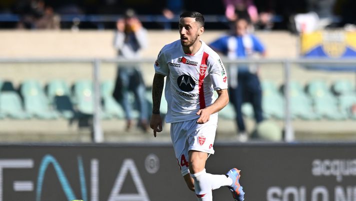 VERONA, ITALY - MARCH 12: Patrick Ciurria of AC Monza in action during the Serie A match between Hellas Verona and AC Monza at Stadio Marcantonio Bentegodi on March 12, 2023 in Verona, Italy. (Photo by Alessandro Sabattini/Getty Images) Ciurria
