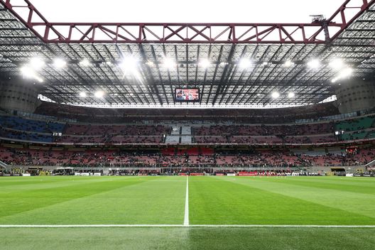 MILAN, ITALY - APRIL 20: A general view inside the stadium prior to the Serie A match between AC Milan and Atalanta at Stadio Giuseppe Meazza on April 20, 2025 in Milan, Italy. (Photo by Marco Luzzani/Getty Images)  San Siro, Sala: “Da settembre dobbiamo riavviare il percorso consiliare sullo stadio”- immagine 2