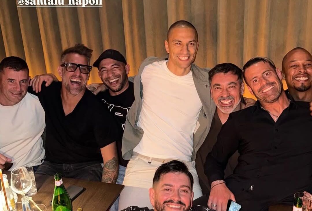 Da Denis a Lavezzi, quanti ex azzurri a Napoli: il Pocho invaso da tifosi! – LE FOTO- immagine 1