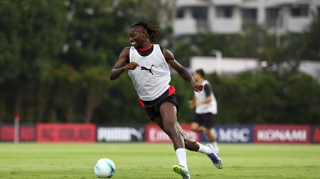 milan-leao-singapore-tournée-amichevoli-pre-season-tour-intervista-dichiarazioni-rai-sky-sport