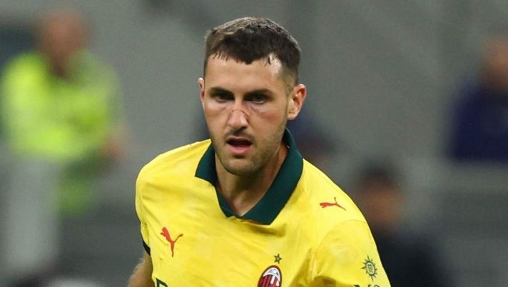 Santiago Giménez (attaccante AC Milan), qui durante Milan-Fiorentina 2-1 (Serie A 2025-2026) | News (Getty Images) Milan-Pisa, nuova chance per Giménez dall'inizio. La situazione sul fronte infortuni
