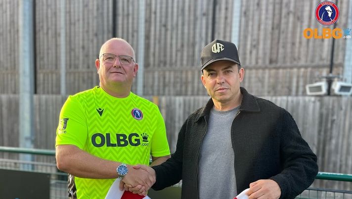 Inghilterra, un club di sesta divisione si ritrova senza portieri e ingaggia un tifoso 54enne - immagine 1