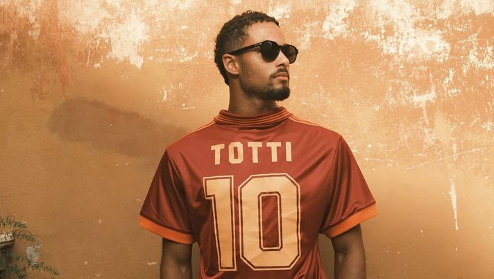 Rensch, nuovo inizio e omaggio a Totti: su Instagram con la maglia dello storico 10 - immagine 1