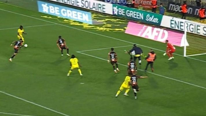 Nantes-Marsiglia: invasione di un tifoso impedisce ai padroni di casa di segnare - immagine 1