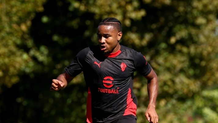 Milan, Nkunku: subito il più veloce negli scatti. E sul tiro ... | VIDEO