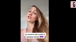 “Massacra” gli spaghetti e viene insultata: la presentatrice belga risponde in italiano