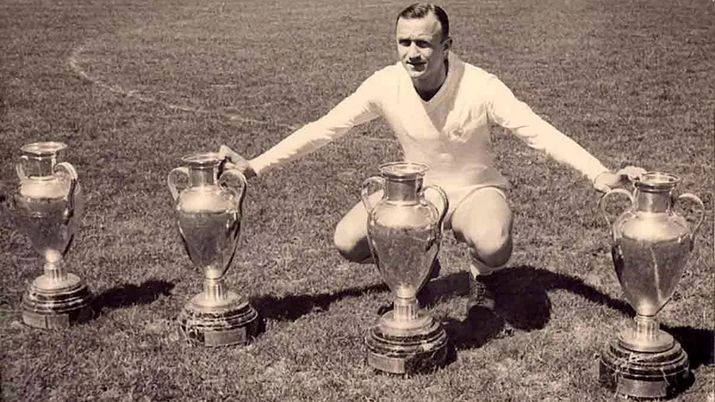 È morto José Emilio Santamaria: la leggenda del Real Madrid aveva 96 anni - immagine 1