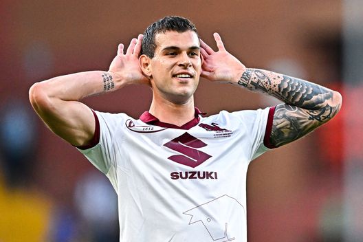 GENOA, ITALY - MAY 03: Pietro Pellegri of Torino celebrates provoking Sampdoria's fans after scoring a goal during the Serie A match between UC Sampdoria and Torino FC at Stadio Luigi Ferraris on May 3, 2023 in Genoa, Italy. (Photo by Simone Arveda/Getty Images)