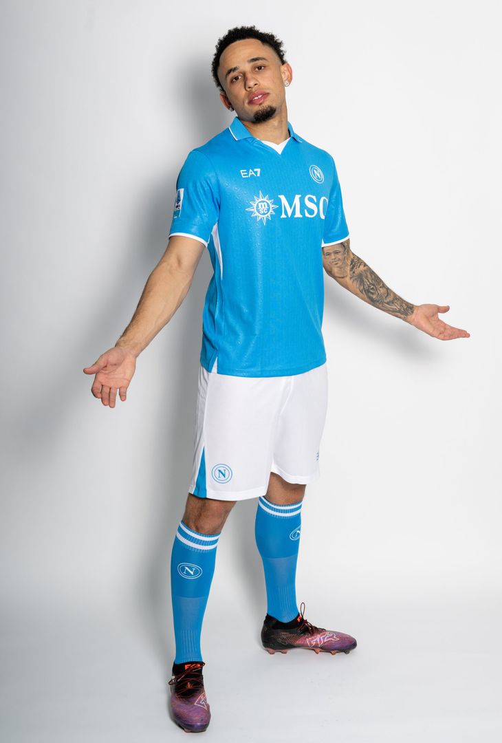 GALLERY Okafor veste l’azzurro: gli scatti con le tre divise del Napoli - immagine 10