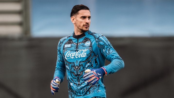 NAPLES, ITALY - FEBRUARY 03: SSC Napoli Player Alex Meret attends the afternoon training session in Castel Volturno on February 03, 2026 in Naples, Italy. (Photo by SSC NAPOLI/SSC NAPOLI via Getty Images) Accuse a Meret, il portiere azzurro denuncerà Corona! I dettagli – CRC - immagine 1