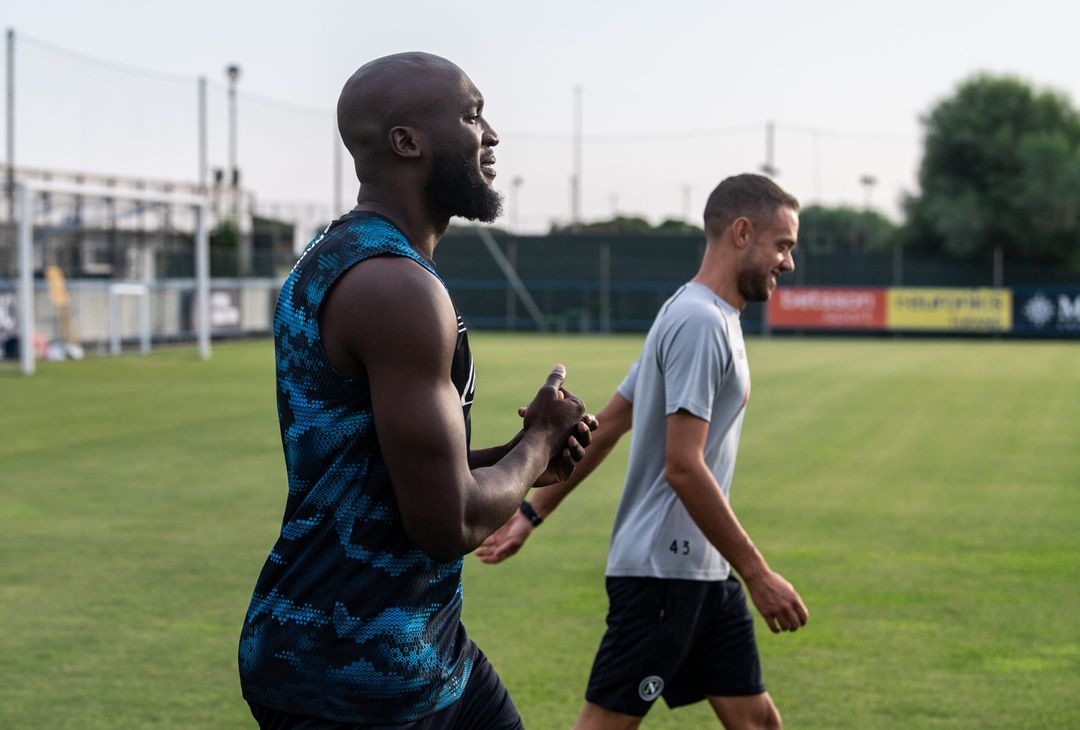 GALLERY Il primo allenamento di Lukaku con il Napoli: quanti sorrisi per Big Rom - immagine 2