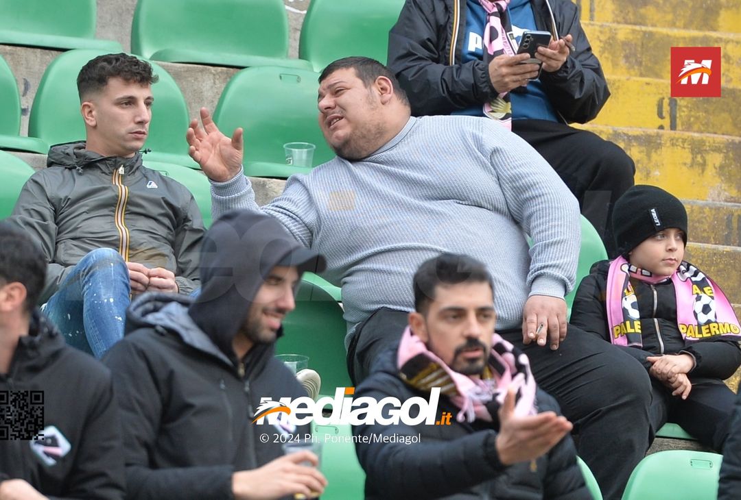 FOTOTIFO Palermo-Modena 4-2, gli scatti ai tifosi al “Renzo Barbera” (GALLERY) - immagine 48