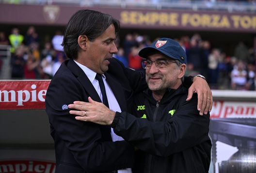 TURIN, ITALY - JUNE 03: Head coach of FC Internazionale Simone Inzaghi shakes hands with head coach of Torino FC Ivan Juric during the Serie A match between Torino FC and FC Internazionale at Stadio Olimpico di Torino on June 03, 2023 in Turin, Italy. (Photo by Mattia Ozbot - Inter/Inter via Getty Images) Libero / Una Roma ‘alla Gasp’: il piano anti Inter di Juric, ma Inzaghi è la sua nemesi- immagine 3