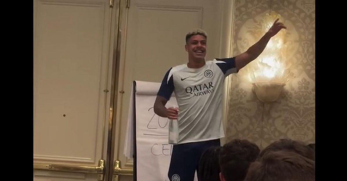 VIDEO / Luis Henrique si presenta così! Canta e balla alla cena dell’Inter VIDEO / Luis Henrique si presenta così! Canta e balla alla cena dell’Inter