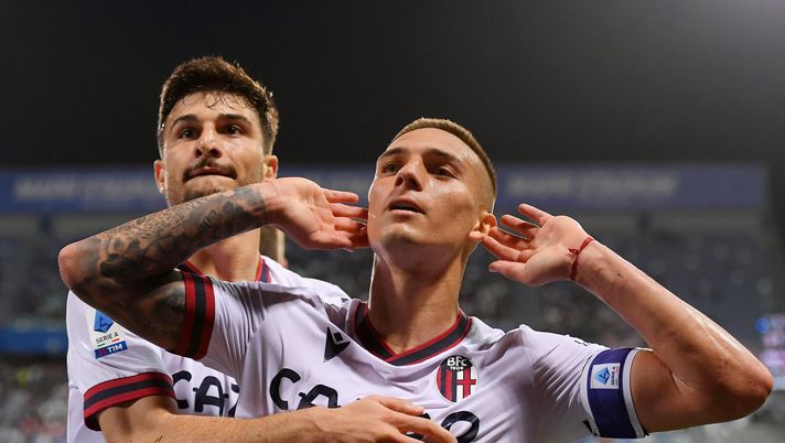 REGGIO NELL'EMILIA, ITALY - MAY 08: Nicolas Dominguez of Bologna FC celebrates after scoring the team's first goal during the Serie A match between US Sassuolo and Bologna FC at Mapei Stadium - Citta' del Tricolore on May 08, 2023 in Reggio nell'Emilia, Italy. (Photo by Alessandro Sabattini/Getty Images) dominguez