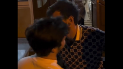 VIDEO Kvaratskhelia papà: il saluto all’esterno dell’ospedale!