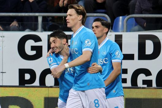 Il Napoli vince ma non brilla a Cagliari: quarta vittoria consecutiva in attesa di Milan e Inter- immagine 6