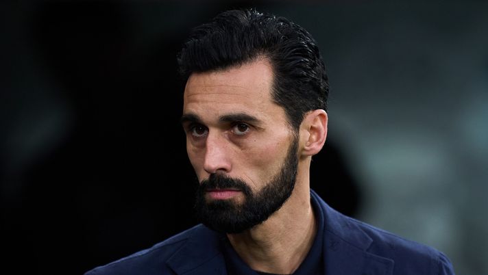 MADRID, SPAGNA - 1 FEBBRAIO: Álvaro Arbeloa, allenatore del Real Madrid, osserva la partita della Liga EA Sports tra Real Madrid CF e Rayo Vallecano de Madrid all'Estadio Santiago Bernabeu, il 1 febbraio 2026 a Madrid, Spagna. (Foto di Angel Martinez/Getty Images) Arbeloa protesta per il rigore non concesso su Mbappé: “È fallo qui e anche sulla Luna” - immagine 1