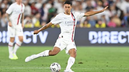 PASADENA, CALIFORNIA - JULY 23: Tijjani Reijnders of AC Milan in action during the Pre Season Friendly match between Real Madrid and AC Milan at Rose Bowl Stadium on July 23, 2023 in Pasadena, California. (Photo by Claudio Villa/AC Milan via Getty Images)