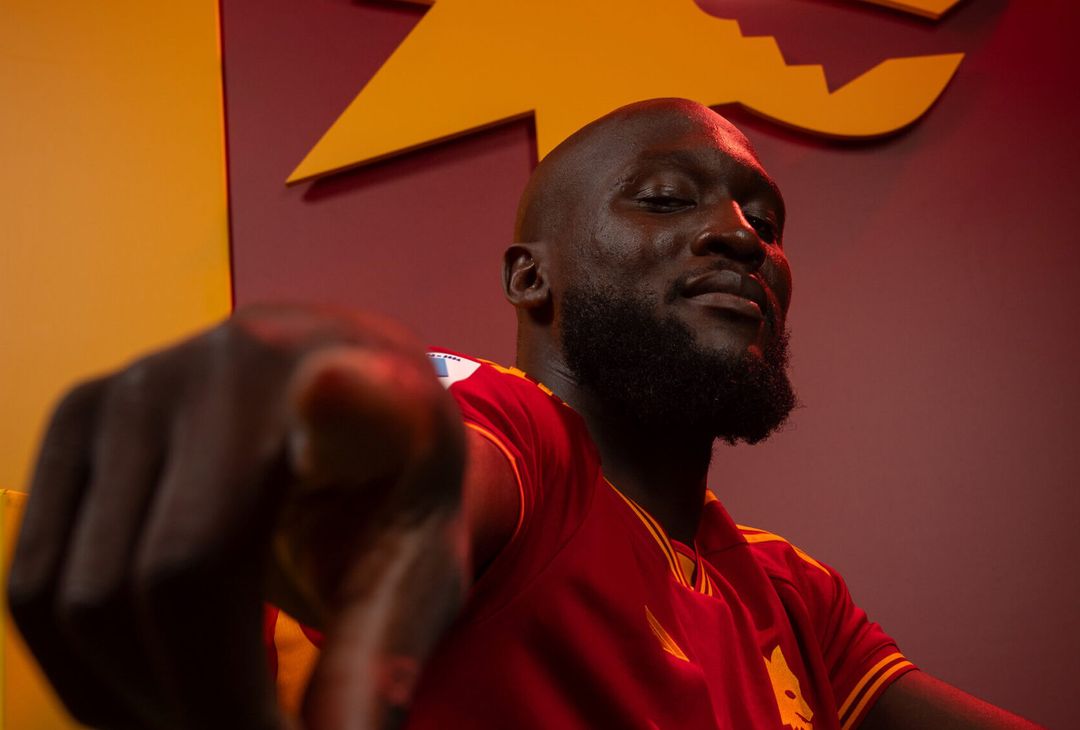 Roma, Lukaku è ufficiale: i primi suggestivi scatti in giallorosso – FOTO GALLERY - immagine 19