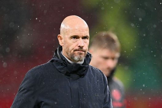Erik ten Hag furioso dopo il derby: silenzio nello spogliatoio per far sentire ai suoi la festa del City- immagine 2