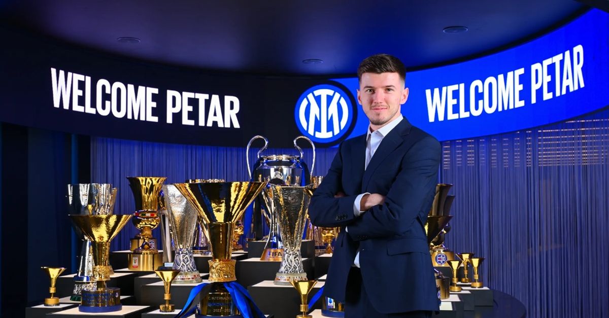 Inter, ora è ufficiale: Sucic è un nuovo giocatore nerazzurro