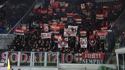 Milan in difficoltà, ma fra giocatori e tifosi a Bergamo cori e saluti