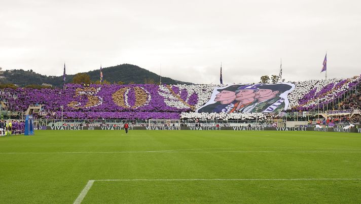 FOTO – La coreografia della Curva Fiesole: 50 anni degli Ultras Viola - immagine 1