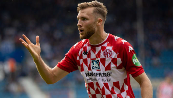 Mainz, Widmer a sorpresa: “Non andrei a giocare in Arabia nemmeno per 200 milioni l’anno” Mainz, Widmer a sorpresa: “Non andrei a giocare in Arabia nemmeno per 200 milioni l’anno” - immagine 1