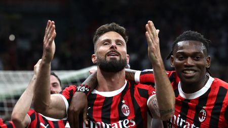 MILAN, ITALY - MAY 25: Olivier Giroud of AC Milan celebrates scoring his team's second goal celebrates scoring his team's second goal during the Serie A TIM match between AC Milan and US Salernitana at Stadio Giuseppe Meazza on May 25, 2024 in Milan, Italy. (Photo by Marco Luzzani/Getty Images)