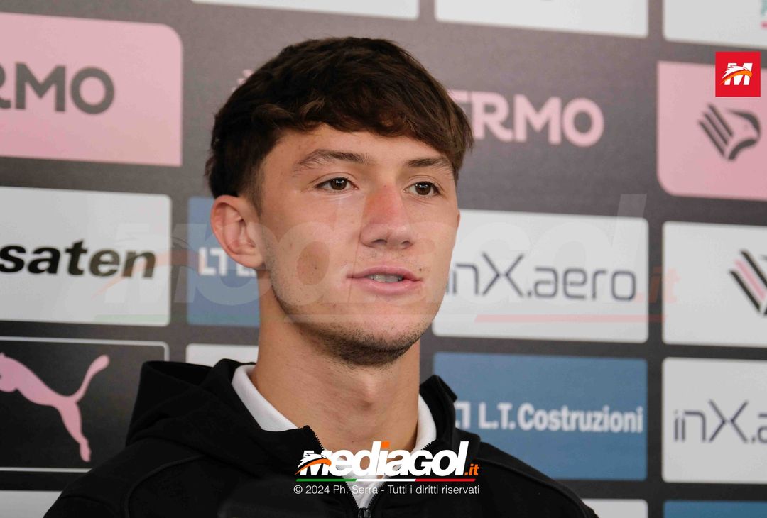 FOTO PALERMO, la presentazione di Patryk Peda in conferenza (Gallery) - immagine 4