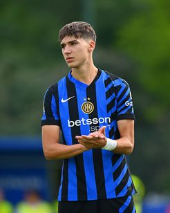 MILAN, ITALY - SEPTEMBER 22: Leonardo Bovo of FC Internazionale U20 looks on during the Primavera 1 match between FC Internazionale U20 and AC Milan U20 at Konami Youth Development Centre - Interello - in memory of Giacinto Facchetti on September 22, 2024 in Milan, Italy. (Photo by Mattia Pistoia - Inter/Inter via Getty Images) Leonardo Bovo