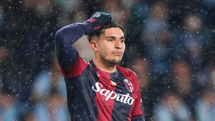VIGO, SPAIN - DECEMBER 11: Santiago Castro of Bologna reacts during the UEFA Europa League 2025/26 League Phase MD6 match between Real Club Celta and Bologna FC 1909 at Estadio Balaidos on December 11, 2025 in Vigo, Spain. (Photo by Jose Manuel Alvarez Rey/Getty Images) Napoli-Bologna, formazioni ufficiali: la scelta su Castro, Odgaard, Lang, Politano, Skorupski e Holm - immagine 1