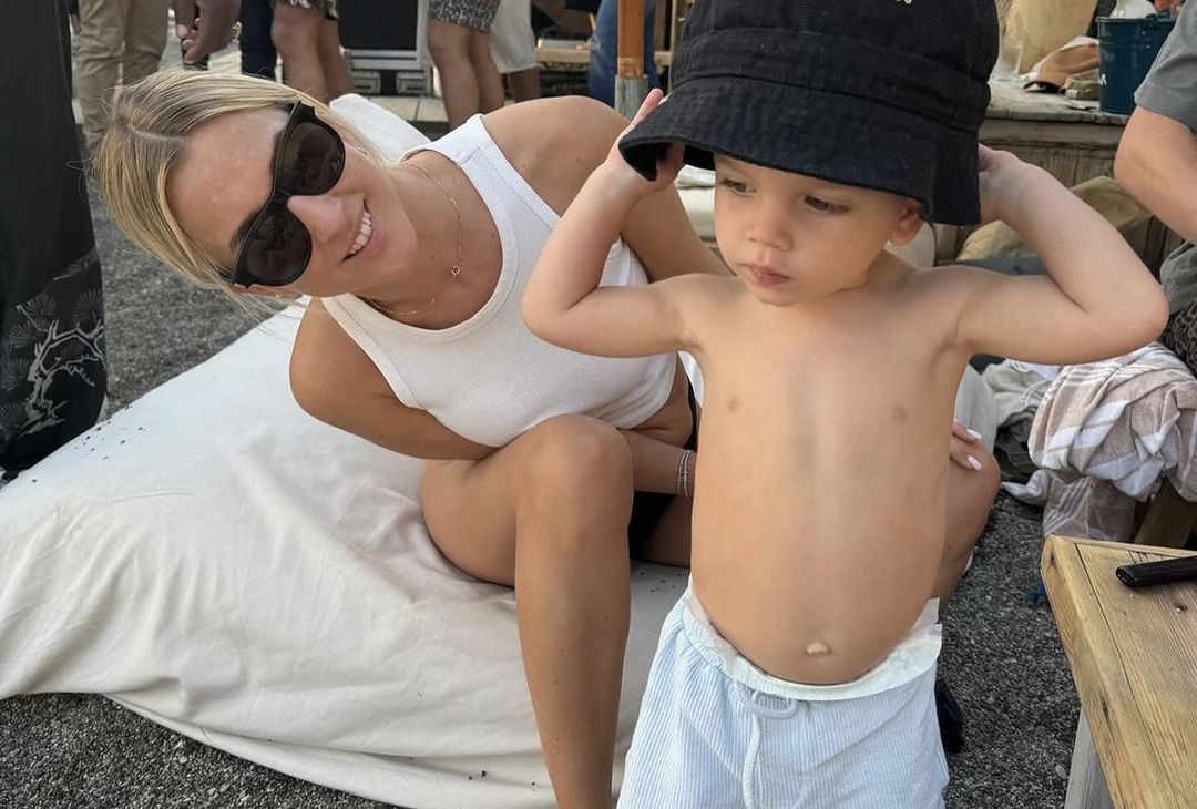 GALLERY Mertens in vacanza ad Ischia con Kat e il piccolo Ciro: le foto di famiglia - immagine 7