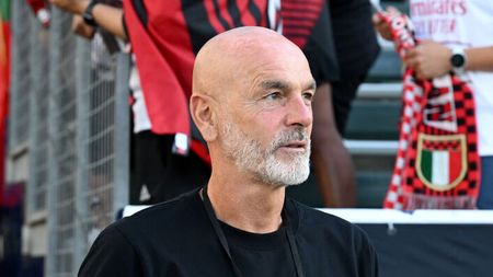 CARSON, CALIFORNIA - JULY 27: AC Milan head coach Stefano Pioli arrives at the stadium ahead of the Pre-Season Friendly match between Juventus and AC Milan at Dignity Health Sports Park on July 27, 2023 in Carson, California. (Photo by Claudio Villa/AC Milan via Getty Images)