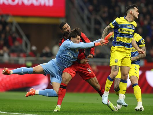 Milan-Parma, due falli e una revisione assurda: così il VAR tradisce il calcio- immagine 4
