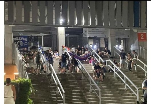 Atalanta, ultras in fila di notte davanti lo stadio per rinnovare abbonamento- immagine 2