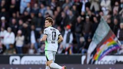 Bundesliga, Behrens: “Non firmo maglie gay”. La risposta allo stadio dei tifosi del St. Pauli