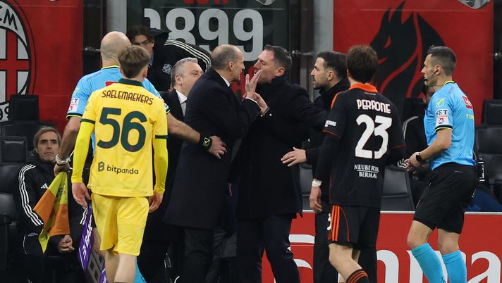 MILAN, ITALY - FEBRUARY 18: Head coach AC Milan Massimiliano Allegri and head coach Como 1907 Cesc Fabregas react during the Serie A match between AC Milan and Como 1907 at Giuseppe Meazza Stadium on February 18, 2026 in Milan, Italy. (Photo by Claudio Villa/AC Milan via Getty Images) Di Michele: “Fabregas? Gesto non bello. Risalta una cosa. Allegri invece devo dire…” - immagine 1