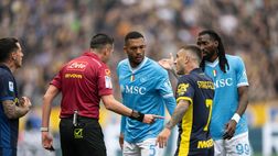 Varriale: “Parma-Napoli condizionata da gol immediato”. I tifosi: “Del rigore clamoroso non parli?”