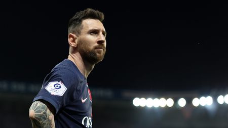 Lionel Messi in maglia Paris Saint-Germain (Foto di Julian Finney/Getty Images)