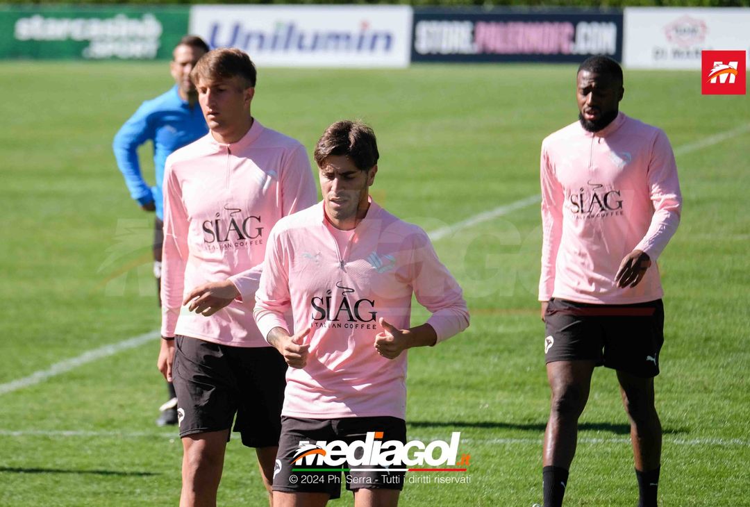 FOTO Ritiro Palermo, seduta mattutina ad Aquagranda (GALLERY) - immagine 17