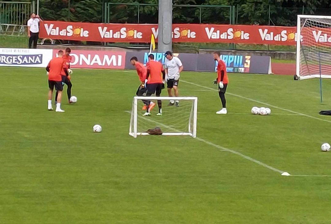 GALLERY Gollini ritorna in campo ad allenarsi con i compagni - immagine 4