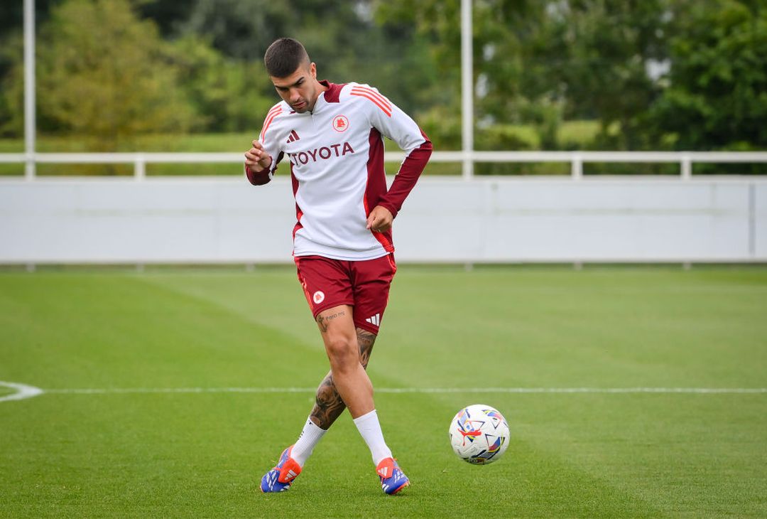 Ritiro Roma, Dovbyk scalda i motori: le indicazioni di De Rossi – FOTO GALLERY - immagine 34