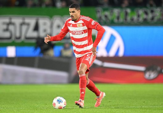 WOLFSBURG, GERMANY - DECEMBER 06: Danilho Doekhi of Union Berlin in action during the Bundesliga match between VfL Wolfsburg and 1. FC Union Berlin at Volkswagen Arena on December 06, 2025 in Wolfsburg, Germany. (Photo by Stuart Franklin/Getty Images) Streaming Union Berlino-Lipsia: dove vedere la gara in diretta gratis- immagine 2