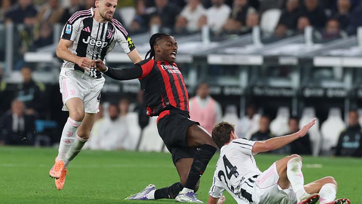 TURIN, ITALY - OCTOBER 05: Rafael Leao of AC Milan in action during the Serie A match between Juventus FC and AC Milan at Allianz Stadium on October 05, 2025 in Turin, Italy. (Photo by Claudio Villa/AC Milan via Getty Images) Rafa Leao