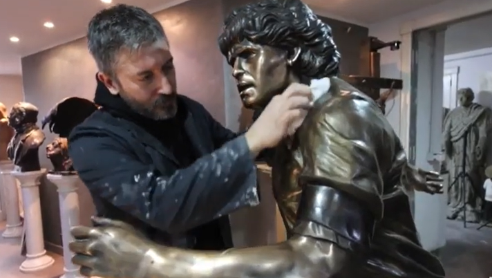 statua maradona