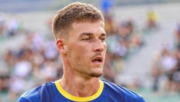 Foto Hellas Verona FC  Ufficiale, Hrustic alla Salernitana - immagine 1